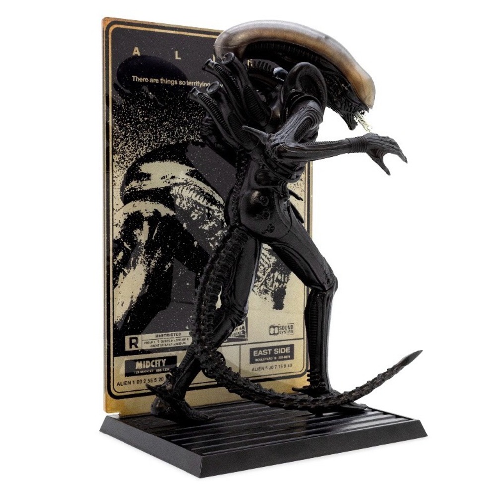 Xenomorph Alien Statue 9inch . Statue with Display Stand.